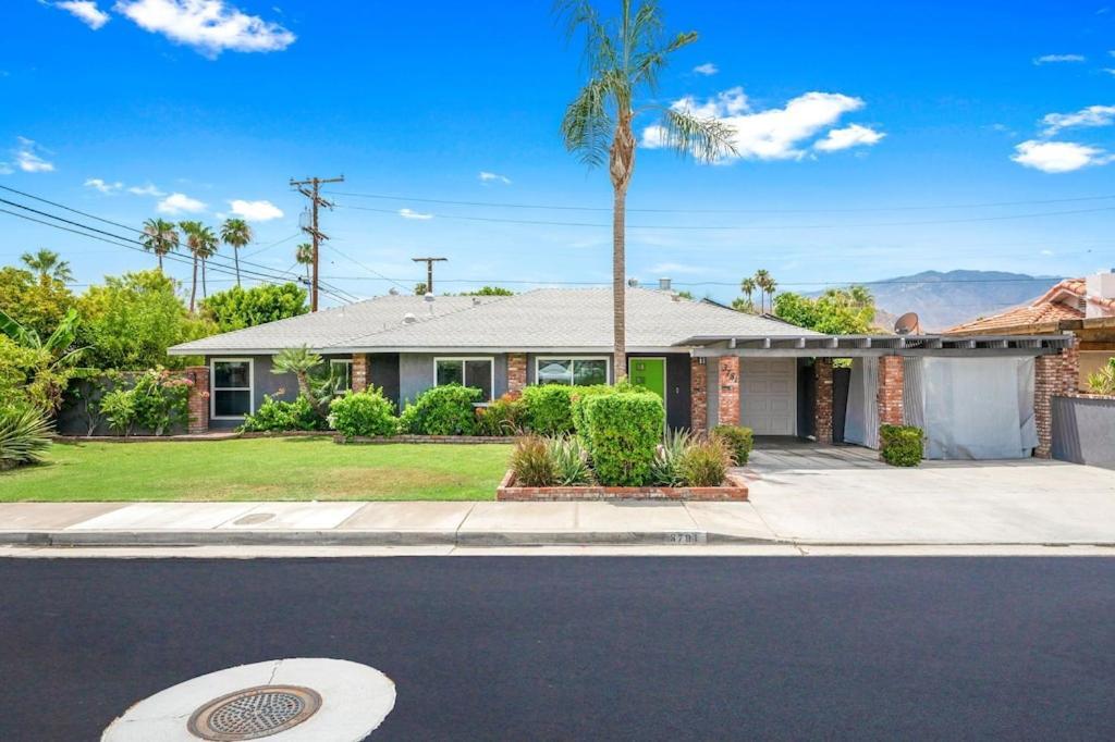 Sunny Days Ahead - Your Private Palm Springs Getaway Villa Exterior photo