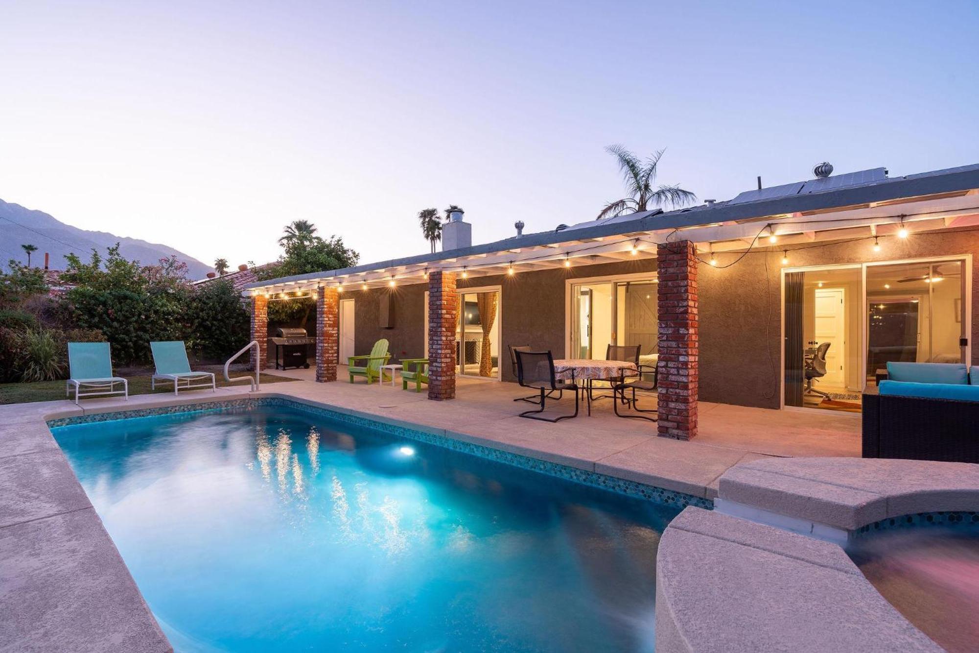 Sunny Days Ahead - Your Private Palm Springs Getaway Villa Exterior photo