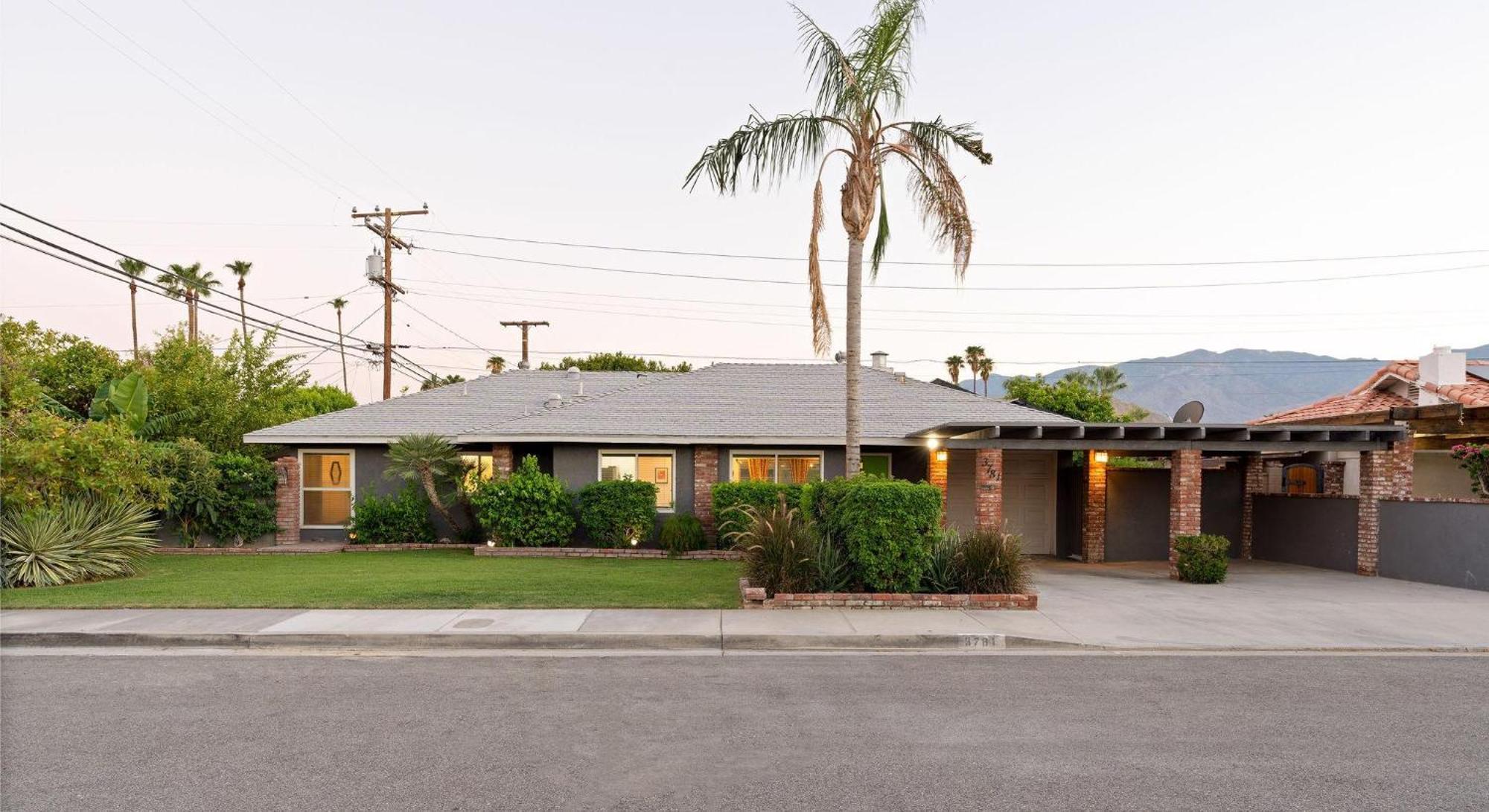 Sunny Days Ahead - Your Private Palm Springs Getaway Villa Exterior photo