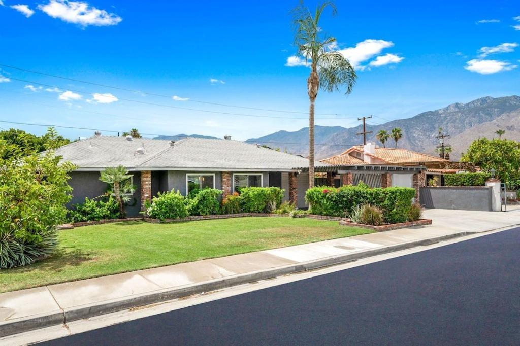 Sunny Days Ahead - Your Private Palm Springs Getaway Villa Exterior photo